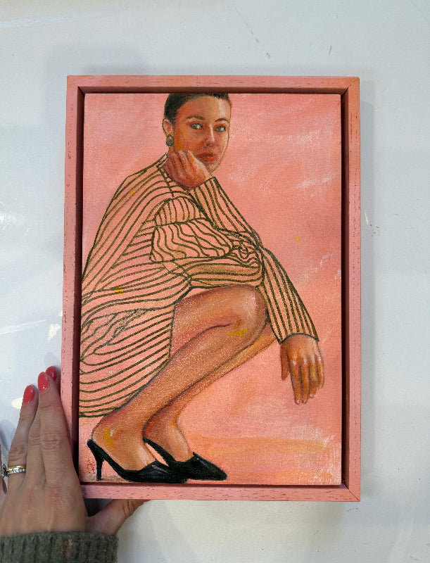 Half_Time_Stylish-painting-pink-frame-with-hand