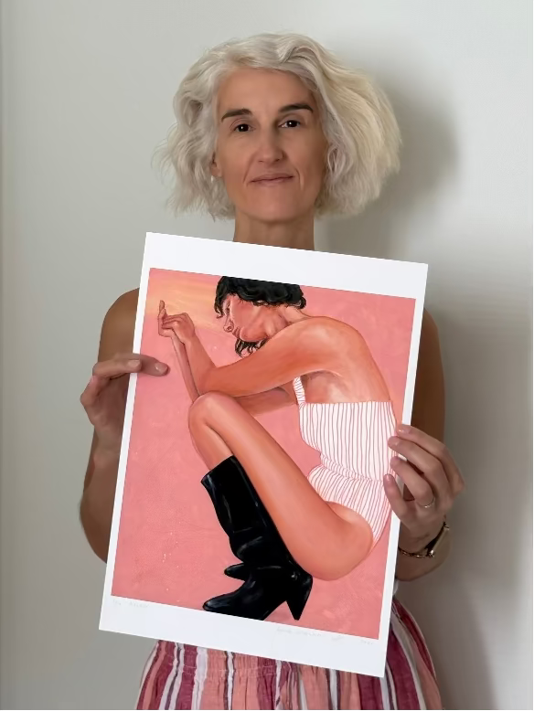 Leah-Mariani_artist_holding_Keeper-print_A3